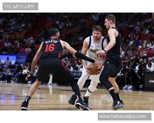 独行侠与快船季前赛精彩对决展现球队新阵容与战术调整