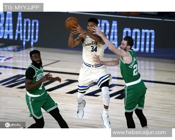 雄鹿队主场大胜以3-1领先势不可挡 雄鹿队主场大胜以3-1领先势不可挡