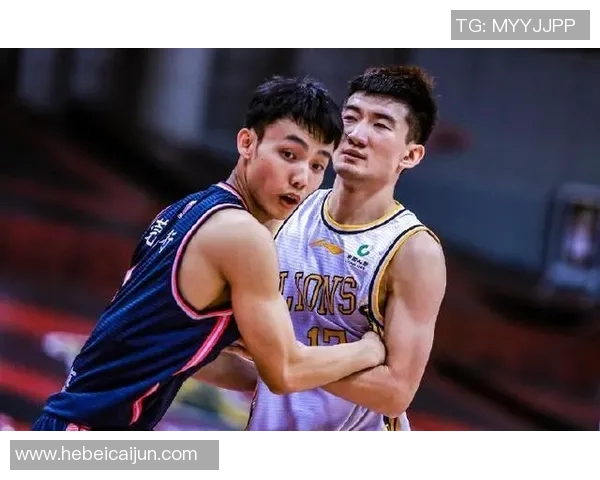 广东男篮与香港男篮激战正酣谁将赢得这场精彩对决的胜利 广东男篮与香港男篮激战正酣谁将赢得这场精彩对决的胜利