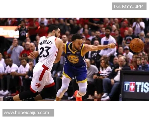 勇士与猛龙在2016年12月的激烈对决回顾与精彩瞬间分析 勇士与猛龙在2016年12月的激烈对决回顾与精彩瞬间分析