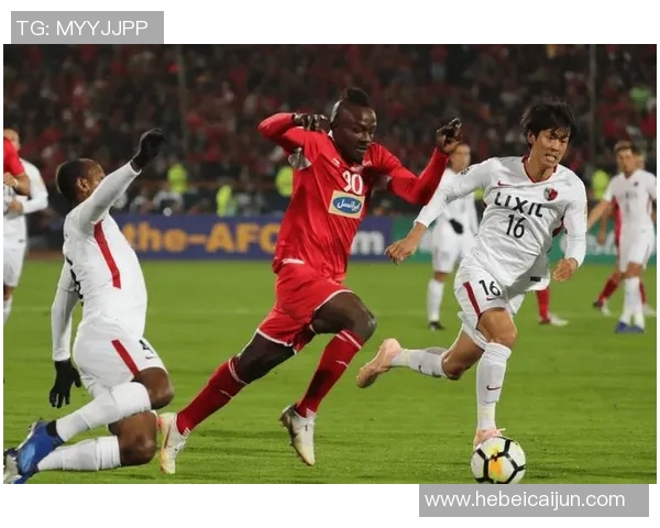 广岛三箭与河床精彩对决比分揭晓引发球迷热议 广岛三箭与河床精彩对决比分揭晓引发球迷热议