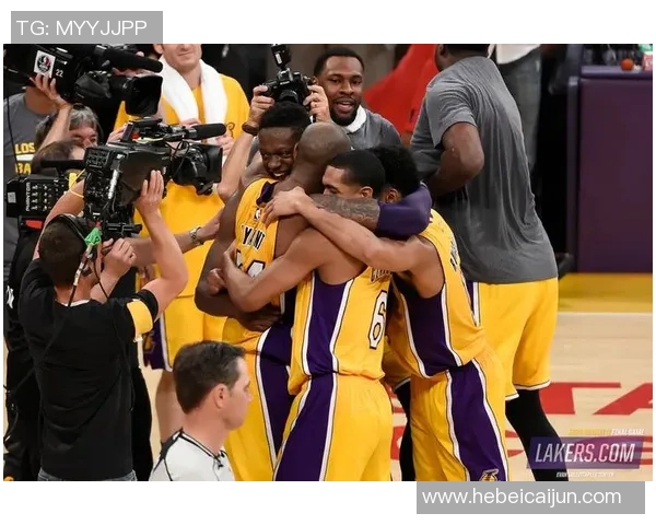 科比领衔湖人对决热火三巨头的巅峰对决与传奇时刻回顾